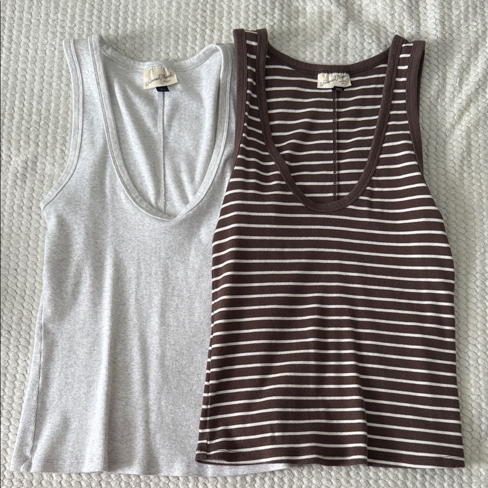 Universal Thread Gray Scoop Tank & Brown Cream-Striped Tank Set